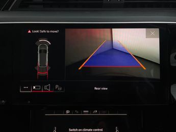 Audi e-tron 50 Technik quattro 71.2kWh (313 ps) - HEATED LEATHER