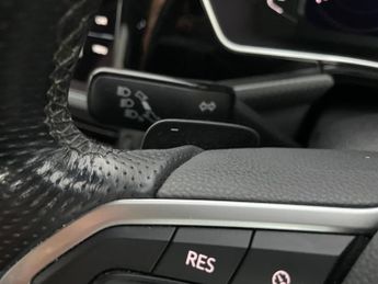 Volkswagen T-cross 1.0 TSI R-Line DSG (115 ps) - ACTIVE INFO DISPLAY - WIFI - LANE 