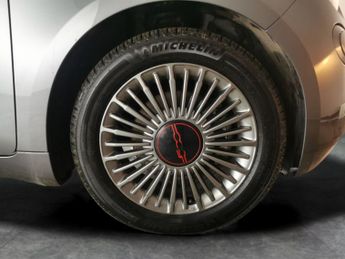 Fiat 500e 42kWh RED (118 ps) - DRIVING MODES - DIGITAL DASH - CLIMATE CONT