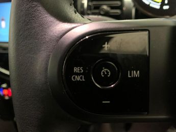 Mini Electric Hatch Cooper SE 32.6kWh Level 2 (184 ps) - HEATED SEATS - NAV