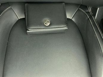 MG MG ZS 44.5kWh Exclusive (143 ps) - HEATED SEATS - NAV - BLIND SPOT ASS