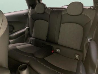 Mini Electric Hatch Cooper SE 32.6kWh Level 2 (184 ps) - HEATED SEATS - NAV