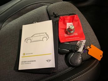 Mini Electric Hatch Cooper SE 32.6kWh Level 2 (184 ps) - HEATED SEATS - NAV