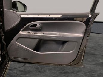 Volkswagen E-up! 36.8kWh e-up! (82 ps) - BLUETOOTH - CLIMATE CONTROL - DAB