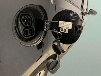 Volkswagen E-up! 36.8kWh e-up! (82 ps) - BLUETOOTH - CLIMATE CONTROL - DAB