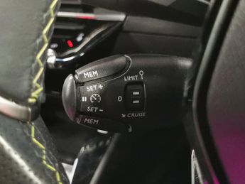 Peugeot E-2008 50kWh GT (7kW Charger) (136 ps) - REVERSE CAM - NAV - HEATED SEA