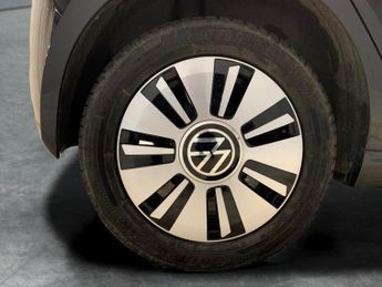 Volkswagen E-up! 36.8kWh e-up! (82 ps) - BLUETOOTH - CLIMATE CONTROL - DAB