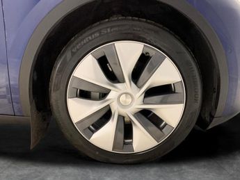 Tesla Model Y (Dual Motor) Long Range 4WDE (384 bhp) - HEATED STEERING