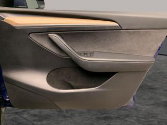 Tesla Model Y (Dual Motor) Long Range 4WDE (384 bhp) - HEATED STEERING