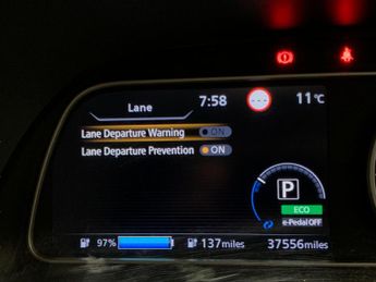 Nissan Leaf 110kW Acenta 39kWh [Tech Pack] - 360 CAM - LED - REVERSE CAM