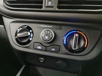 Hyundai i10 1.0 SE Connect (67 ps) - CRUISE - DIGITAL CLIMATE CONTROL - CLIM