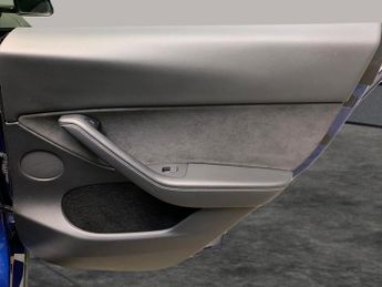 Tesla Model Y (Dual Motor) Long Range 4WDE (384 bhp) - HEATED STEERING