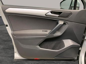 Volkswagen Tiguan 1.5 TSI EVO Match DSG (150 ps) - ACTIVE LANE ASSIST - KEYLESS EN