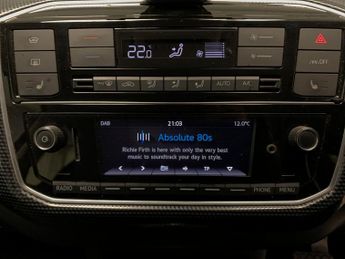 Volkswagen E-up! 36.8kWh e-up! (82 ps) - BLUETOOTH - CLIMATE CONTROL - DAB