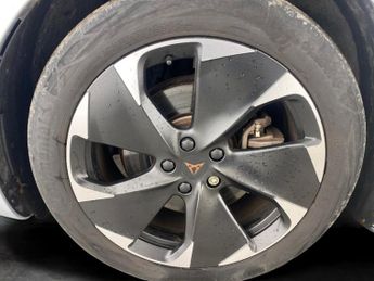 Cupra Born 58kWh V2 (204 ps) - WIRELESS CHARGER - 19IN ALLOYS - CLIMATE CON