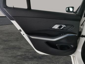 BMW 3 Series 2.0 330e 12kWh SE Pro Touring Plug-in (292 ps) - ACTIVE LANE ASS