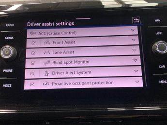 Volkswagen T-cross 1.0 TSI Black Edition DSG (110 ps) - BLIND SPOT ASSIST - BLUETOO