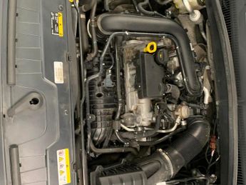 Volkswagen T-cross 1.0 TSI Black Edition DSG (110 ps) - BLIND SPOT ASSIST - BLUETOO