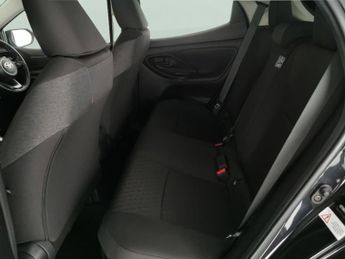 Toyota Yaris 1.5 Design CVT [Nav] - LANE TRACE ASSIST - LANE DEPARTURE  - BLU