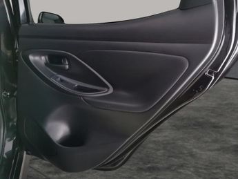 Toyota Yaris 1.5 Design CVT [Nav] - LANE TRACE ASSIST - LANE DEPARTURE  - BLU