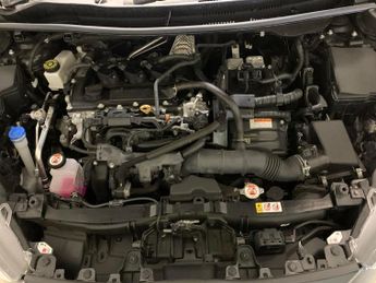 Toyota Yaris 1.5 Design CVT [Nav] - LANE TRACE ASSIST - LANE DEPARTURE  - BLU