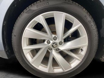 Skoda Enyaq 62kWh 60 (179 ps) - WIFI - BLUETOOTH - CRUISE