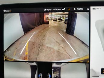 Tesla Model Y (Dual Motor) Long Range 4WDE (384 bhp) - NAV - LEATHER - HEATED 