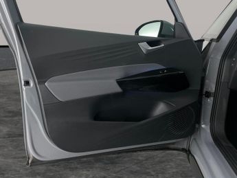 Volkswagen ID.3 Pro 58kWh Life (145 ps) - ACTIVE LANE ASSIST - LED - NAV