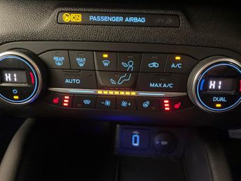 Ford Focus 2.0 EcoBlue Vignale (150 ps) - HEATED STEERING
