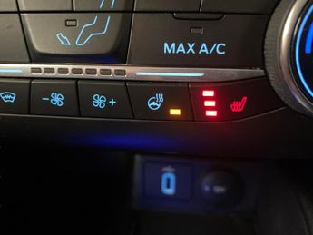 Ford Focus 2.0 EcoBlue Vignale (150 ps) - HEATED STEERING