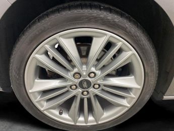 Ford Focus 2.0 EcoBlue Vignale (150 ps) - HEATED STEERING