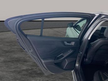 Ford Focus 2.0 EcoBlue Vignale (150 ps) - HEATED STEERING