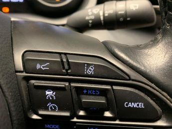 Toyota Yaris 1.5 Design CVT [Nav] - LANE TRACE ASSIST - LANE DEPARTURE  - BLU