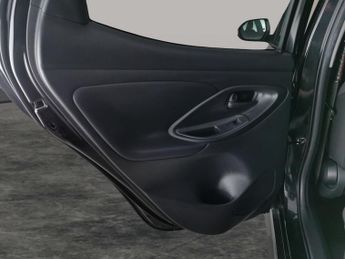 Toyota Yaris 1.5 Design CVT [Nav] - LANE TRACE ASSIST - LANE DEPARTURE  - BLU