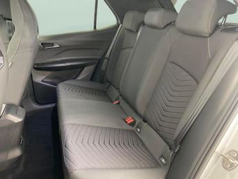 Cupra Born 58kWh V2 (204 ps) - WIRELESS CHARGER - 19IN ALLOYS - CLIMATE CON