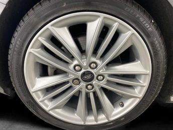 Ford Focus 2.0 EcoBlue Vignale (150 ps) - HEATED STEERING