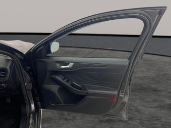 Ford Focus 2.0 EcoBlue Vignale (150 ps) - HEATED STEERING