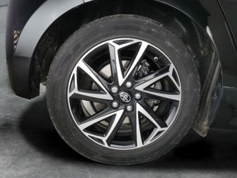 Toyota Yaris 1.5 Design CVT [Nav] - LANE TRACE ASSIST - LANE DEPARTURE  - BLU