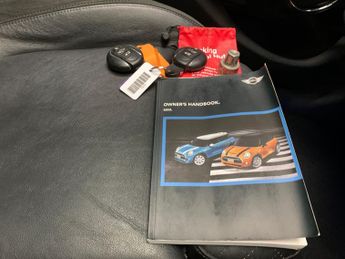 Mini Hatch 2.0 Cooper SD 6Spd (170 ps) - CROSS PUNCH LEATHER - CARBON BLACK