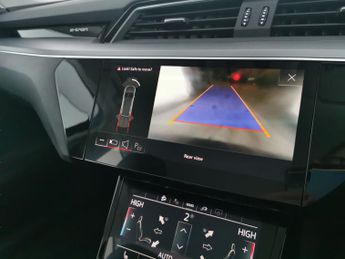 Audi e-tron 50 Technik quattro 71.2kWh (11kW Charger) (313 ps) - KEYLESS ENT