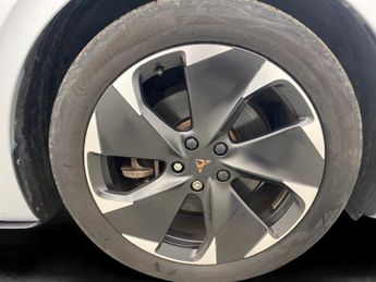 Cupra Born 58kWh V2 (204 ps) - WIRELESS CHARGER - 19IN ALLOYS - CLIMATE CON