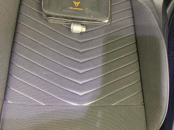 Cupra Born 58kWh V2 (204 ps) - WIRELESS CHARGER - 19IN ALLOYS - CLIMATE CON