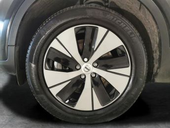 Volvo XC40 1.5h T4 Recharge 10.7kWh Core Plug-in (211 ps) - PARK ASSIST - L