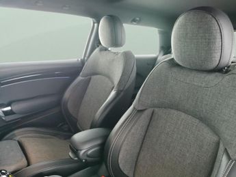 Mini Electric Hatch Cooper SE 32.6kWh Level 2 (184 ps) - CARPLAY - LED - REVERSE CAM