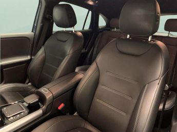 Mercedes-Benz GLA 1.3 GLA250e 15.6kWh Exclusive Edition Plug-in 8G-DCT (218 ps) - 