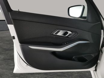 BMW 3 Series 2.0 330e 12kWh SE Pro Touring Plug-in (292 ps) - ACTIVE LANE ASS