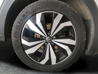 Volkswagen T-cross 1.0 TSI Black Edition DSG (110 ps) - BLIND SPOT ASSIST - BLUETOO