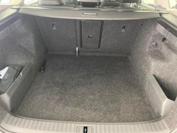 Skoda Enyaq 62kWh 60 (179 ps) - WIFI - BLUETOOTH - CRUISE