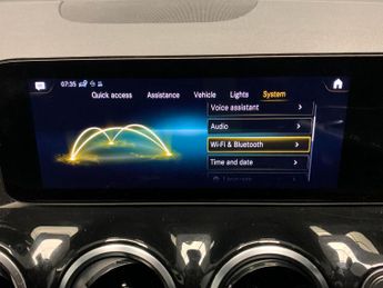 Mercedes-Benz GLA 1.3 GLA250e 15.6kWh Exclusive Edition Plug-in 8G-DCT (218 ps) - 