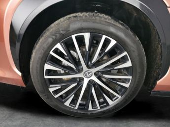 Lexus Rz 450e 71.4kWh Premium Plus DIRECT4 (313 ps) - SURROUND VIEW - LED